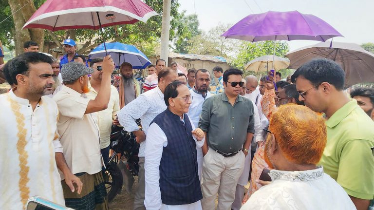 মহানন্দায় আরেকটি সেতু নির্মাণ : সম্ভাব্যতা যাচাইয়ের কাজ পরিদর্শন ওদুদ এমপির