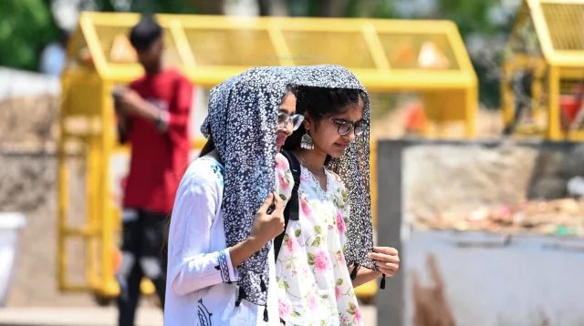দিল্লিতে রেড অ্যালার্ট, উত্তর-পশ্চিম ভারতে তীব্র তাপপ্রবাহের সতর্কতা