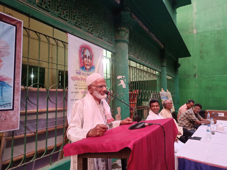 চাঁপাইনবাবগঞ্জে শুরু হয়েছে দুই দিনের চিত্রকর্ম প্রদর্শনী