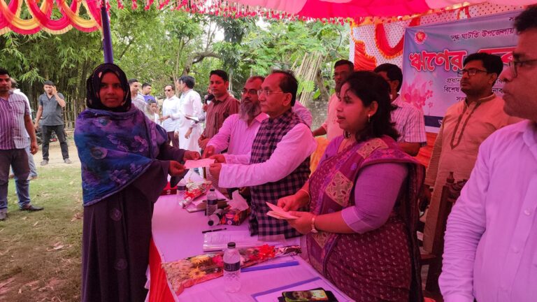 চাঁপাইনবাবগঞ্জে ৪৯ জনের মধ্যে ৭৮ লাখ ৪০ হাজার টাকার ঋণ বিতরণ