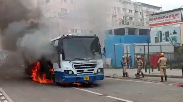 যেভাবে ৩০ যাত্রীর জীবন বাঁচালেন চালক