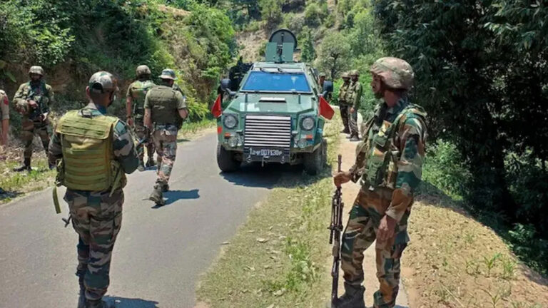 ভারতের জম্মু ও কাশ্মীরে সেনাবাহিনীর ৪ সৈন্য নিহত