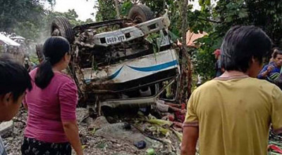 ফিলিপাইনে সড়ক দুর্ঘটনায় একই পরিবারের ১১ জন নিহত