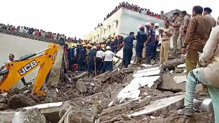 ভারতের সুরাটে বহুতল ভবন ধসে নিহত ৭