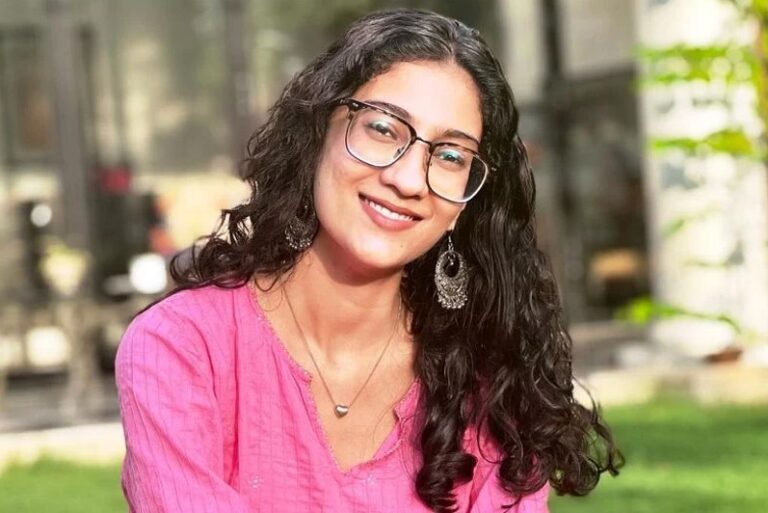 বলিউডে নাম লেখাচ্ছেন সুস্মিতার কন্যা