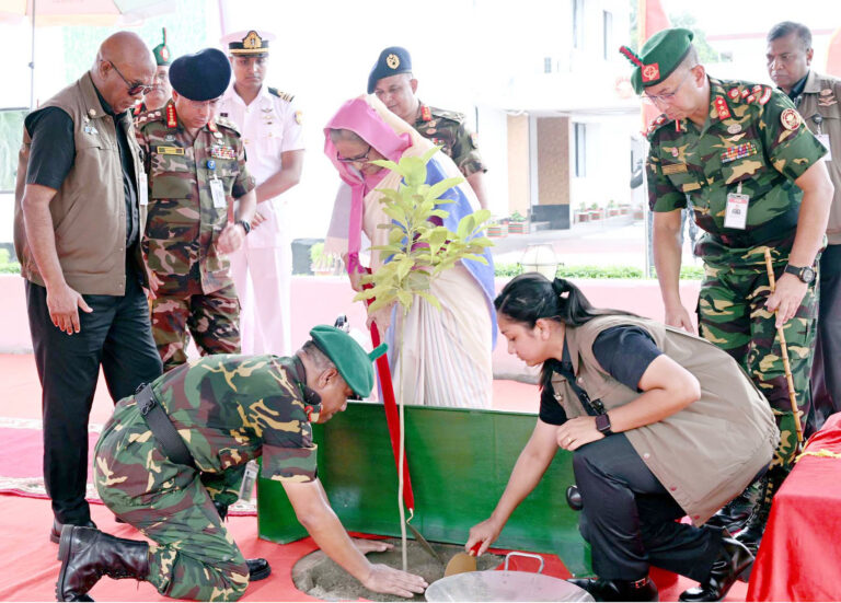 বিশ্বমানের করে গড়ে তোলা হচ্ছে সশস্ত্র বাহিনীকে : প্রধানমন্ত্রী