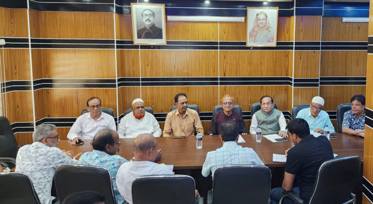 প্রস্তুতি সভা জেলা আওয়ামী লীগের : যথাযোগ্য মর্যাদায় ১৫ আগস্ট পালন করার সিদ্ধান্ত