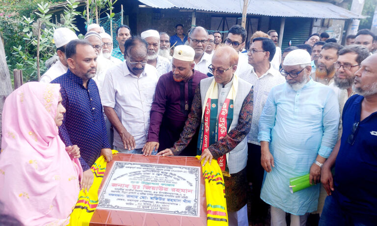 রহনপুরে রাস্তার কাজের উদ্বোধন