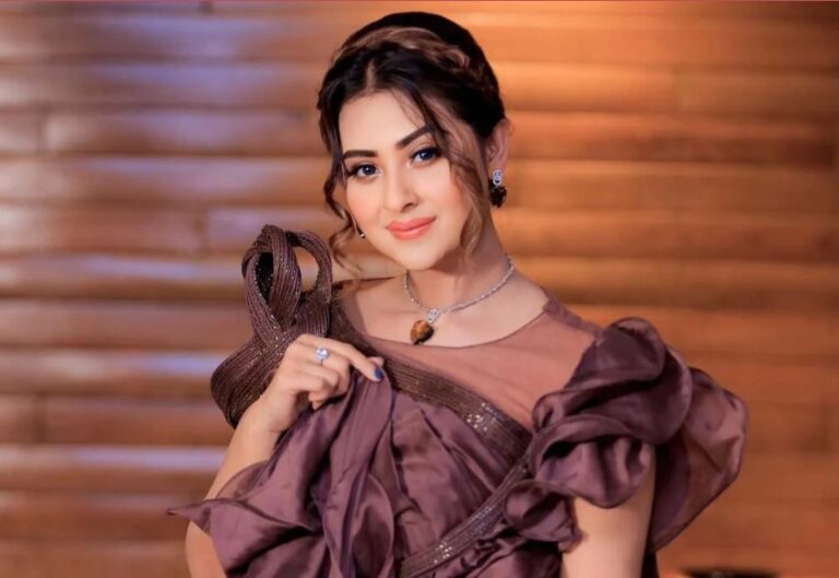 প্রযোজনায় নাম লেখালেন বুবলী