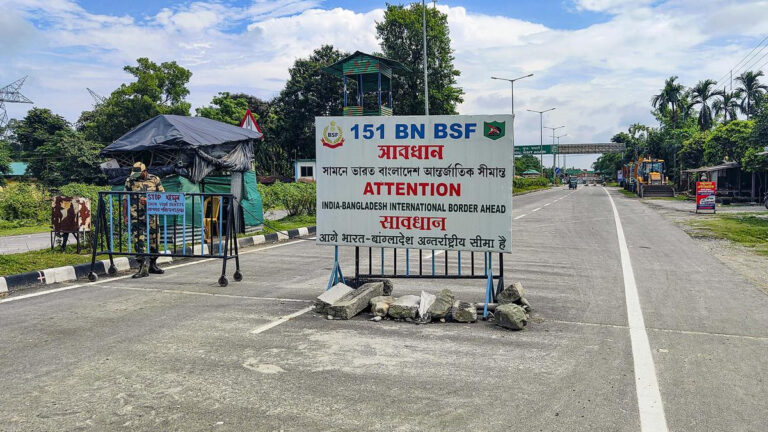 মেঘালয়ের পর সীমান্তবর্তী এলাকায় কারফিউ জারি করলো মণিপুর