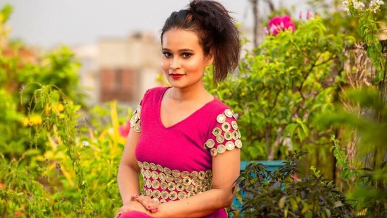 ভয়াবহ বন্যা, ভাই-বোনের খোঁজ পাচ্ছেন না কণ্ঠশিল্পী পুতুল