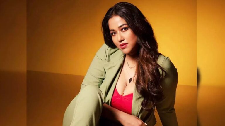 ক্ষমতা পেয়ে গেলে কেউই ঠিক থাকেন না : সোহিনী
