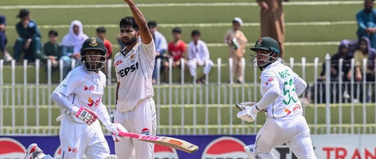 এবার স্লো ওভার-রেটের জন্য শাস্তি পেলো পাকিস্তান