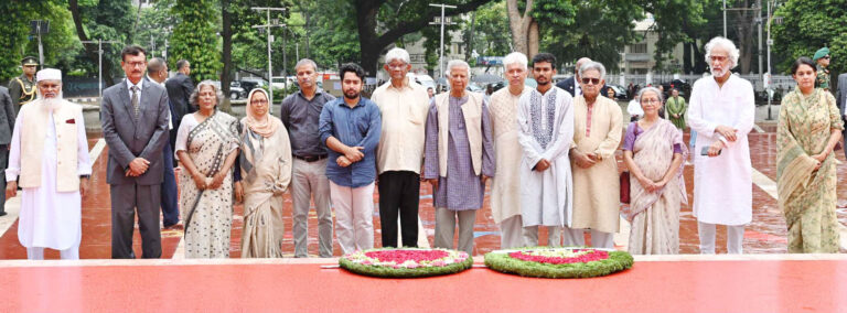 জাতীয় স্মৃতিসৌধ ও শহীদ মিনারে অন্তর্বর্তীকালীন সরকারের শ্রদ্ধা