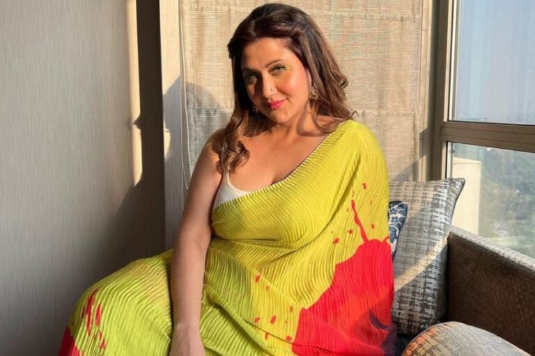 এবার মায়ের চরিত্রে স্বস্তিকা