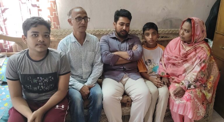 ছাত্র-জনতার আত্মত্যাগে আমরা নতুন স্বাধীন দেশ পেয়েছি : শহীদ আহনাফের বাসায় তথ্য উপদেষ্টা