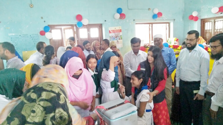 জরায়ুমুখ ক্যান্সার প্রতিরোধক টিকাদান কর্মসূচির উদ্বোধন