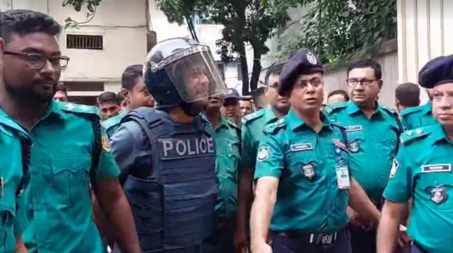 ব্যারিস্টার সুমন গ্রেপ্তার, ৫ দিনের রিমান্ড মঞ্জুর