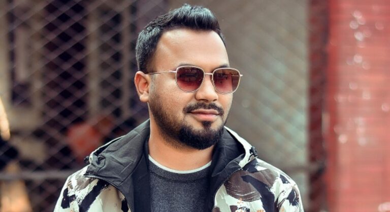 নির্মাণে ব্যস্ত সময় পার করছেন পলাশ