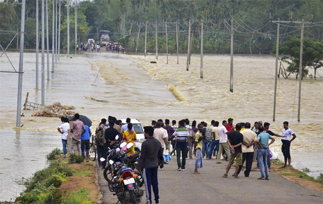 শ্রীলঙ্কায় বন্যার পানিতে ভেসে ৬ শিশুসহ নিখোঁজ ৮