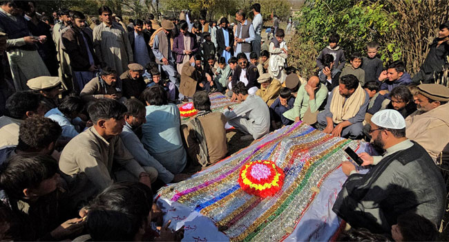 পাকিস্তানে সাম্প্রদায়িক সংঘর্ষে নিহতের সংখ্যা ১০০ ছাড়িয়েছে