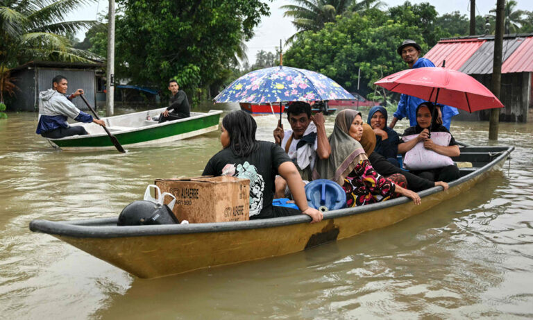 মালয়েশিয়ায় ভয়াবহ বন্যায় ১ লাখ ২২ হাজার মানুষ বাস্তুচ্যুত