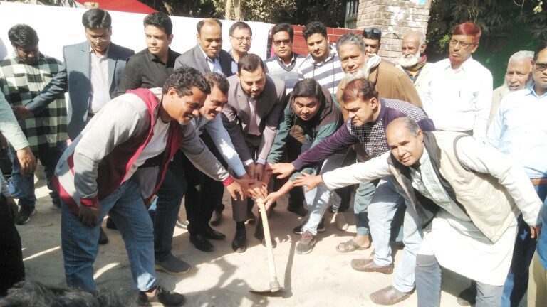 নির্মাণ হচ্ছে ফায়ার সার্ভিস মোড়ের সড়ক : লাঘব হবে জনদুর্ভোগ