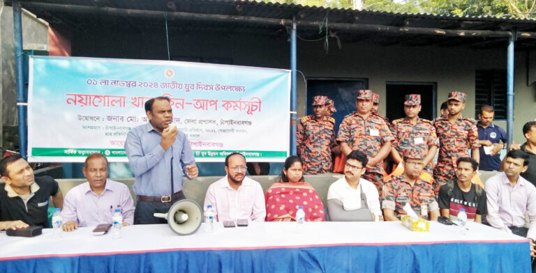 চাঁপাইনবাবগঞ্জে যুব দিবসে খাল পরিষ্কারের মতো ব্যতিক্রমী উদ্যোগ