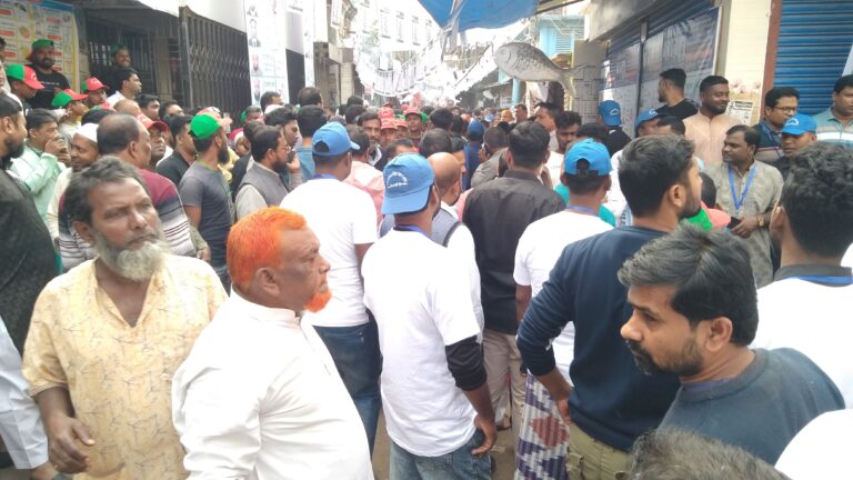 চাঁপাইনবাবগঞ্জ চেম্বারের নির্বাচনে নিরঙ্কুশ জয় আবদুল ওয়াহেদ নেতৃত্বাধীন প্যানেলের