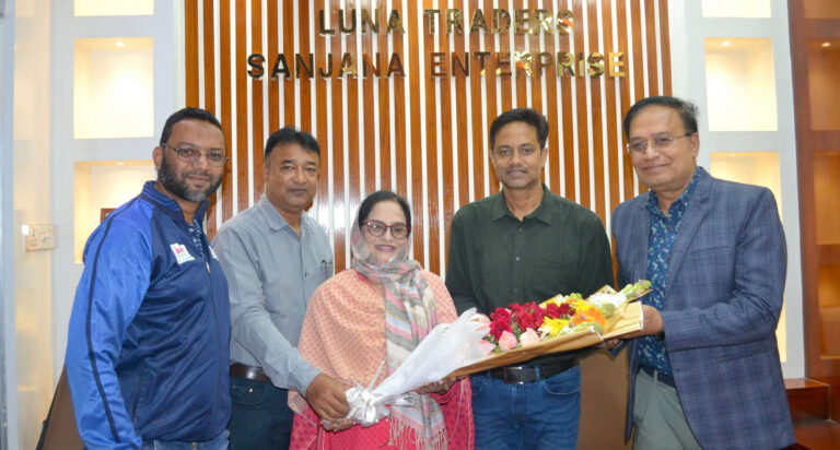 চেম্বারের নির্বাচনে নির্বাচিত হওয়ায় লুনাকে শুভেচ্ছা রেডিও মহানন্দার