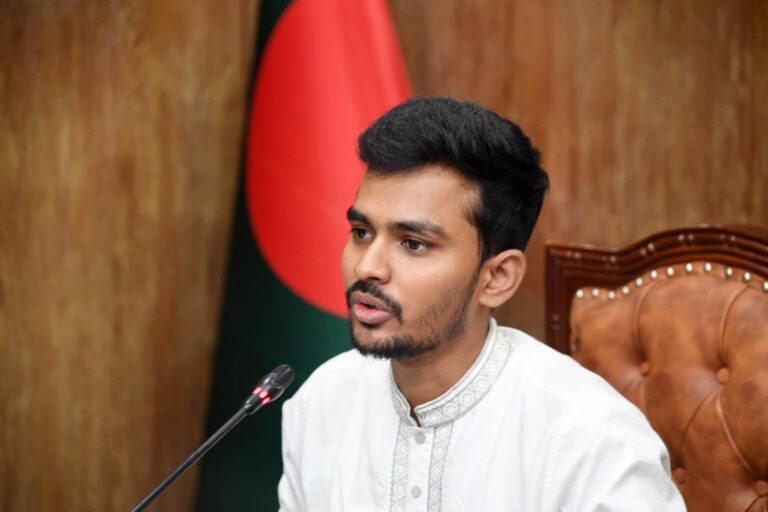রবিবার নাচোল-গোমস্তাপুর সফর করবেন উপদেষ্টা আসিফ মাহমুদ