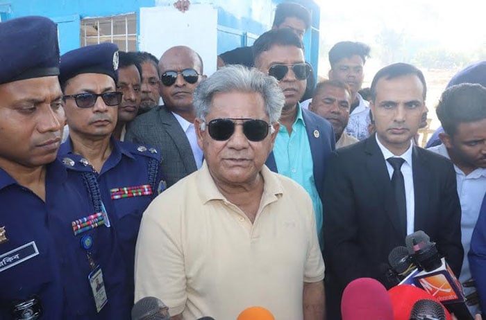 প্রতিবেশী দেশের সাথে শান্তিতে থাকতে চাই : শ্রম ও কর্মসংস্থান উপদেষ্টা