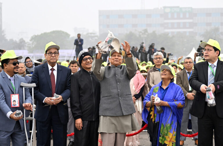জনস্বার্থের ব্রত নিয়ে সমাজসেবায় এগিয়ে আসার আহ্বান প্রধান উপদেষ্টার