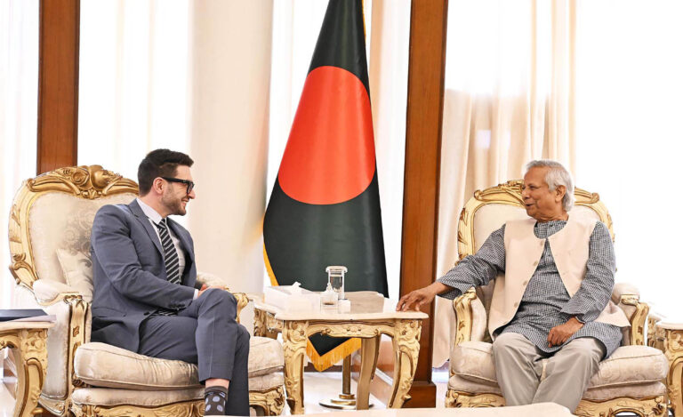পাচার করা অর্থ ফেরত আনতে ওপেন সোসাইটি ফাউন্ডেশনের সহায়তা চান প্রধান উপদেষ্টা