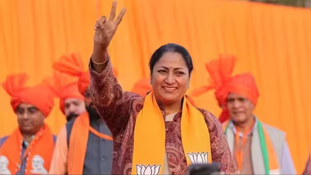দিল্লির নতুন মুখ্যমন্ত্রী হিসেবে শপথ নিলেন রেখা গুপ্ত