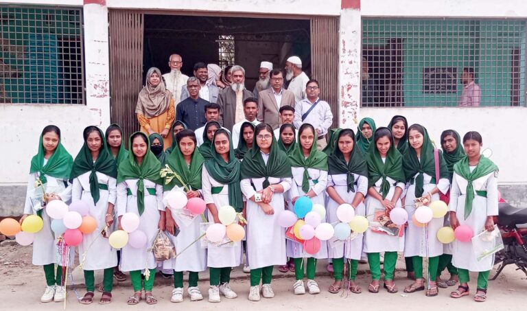 মহাডাঙ্গা উচ্চ বিদ্যালয়ে বরণ ও বিদায়