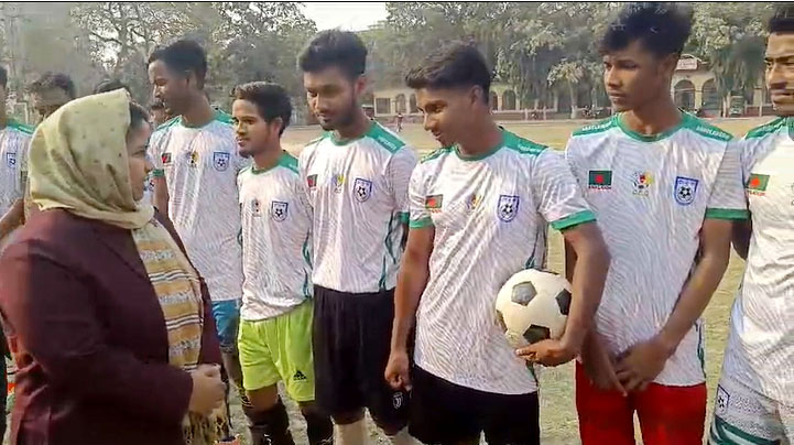 সদর উপজেলায় শুরু হলো আন্তঃইউনিয়ন ফুটবল টুর্নামেন্ট