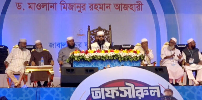 মাওলানা আজহারীর মাহফিলে মানুষের ঢল