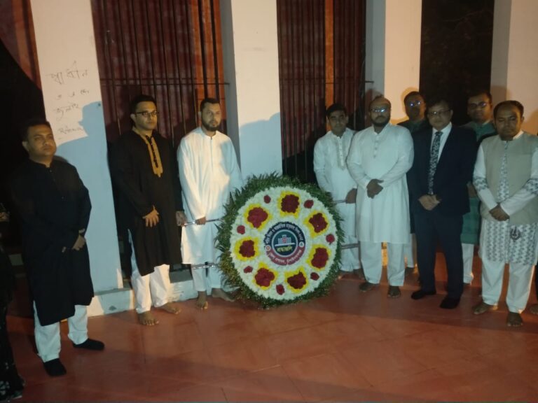 চাঁপাইনবাবগঞ্জে যথাযোগ্য মর্যাদায় অমর একুশে পালন