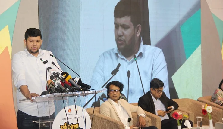 এবার হোঁচট খেলে দেশের মানুষ আর উঠে দাঁড়াতে পারবে না : উপদেষ্টা মাহফুজ আলম