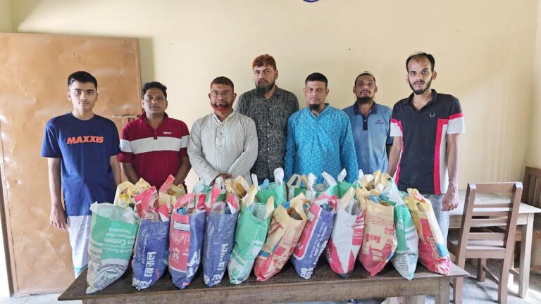 ইকর’অ-র ঈদ উপহার পেল ৫০ পরিবার