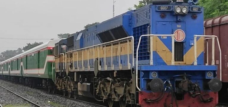 চাঁপাইনবাবগঞ্জ থেকে ঢালারচর বন্ধ,আন্তঃনগর পদ্মায় সংযোগ দিবে শাটল ট্রেন
