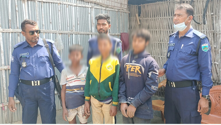 শিবগঞ্জে বাকপ্রতিবন্ধী শিশু ধর্ষণের অভিযোগে ৩ জন আটক
