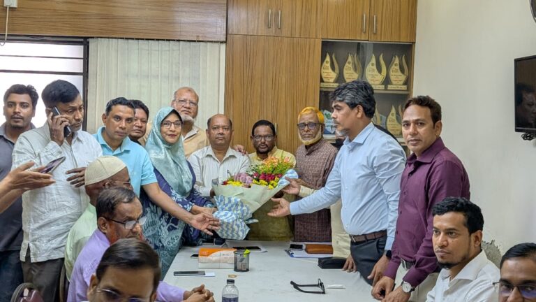 ঢাকাস্থ চাঁপাইনবাবগঞ্জ জেলা সমিতির সভাপতি ইঞ্জিনিয়ার নূরুল, সম্পাদক দেলওয়ার