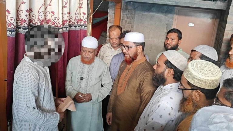 রাজশাহীতে সড়ক দুর্ঘটনায় নিহত তিন পরিবারকে অর্থ সহায়তা দিল জামায়াত