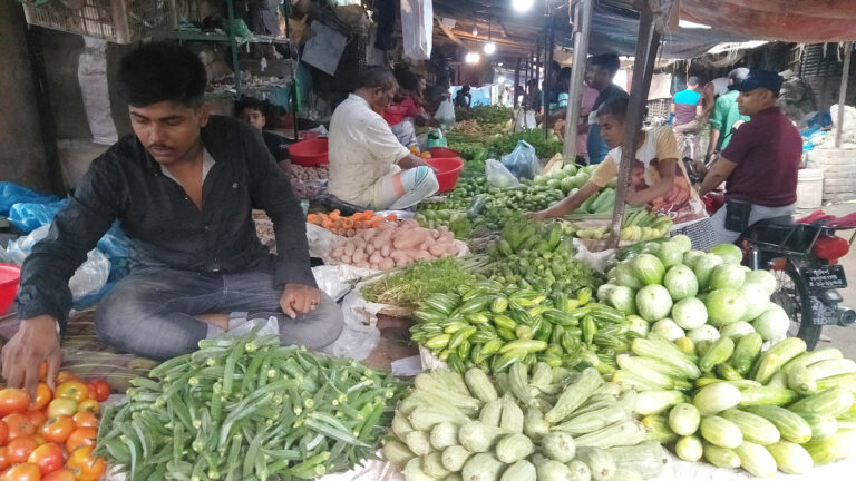 সপ্তাহের বাজারদর : বেড়েছে সবজির দাম