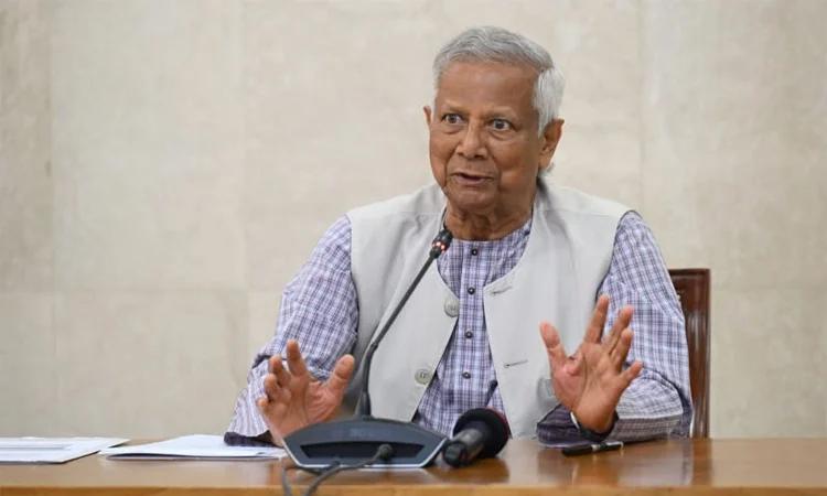 বন্যায় ক্ষতিগ্রস্তদের মধ্যে ঘর বিতরণ প্রধান উপদেষ্টার