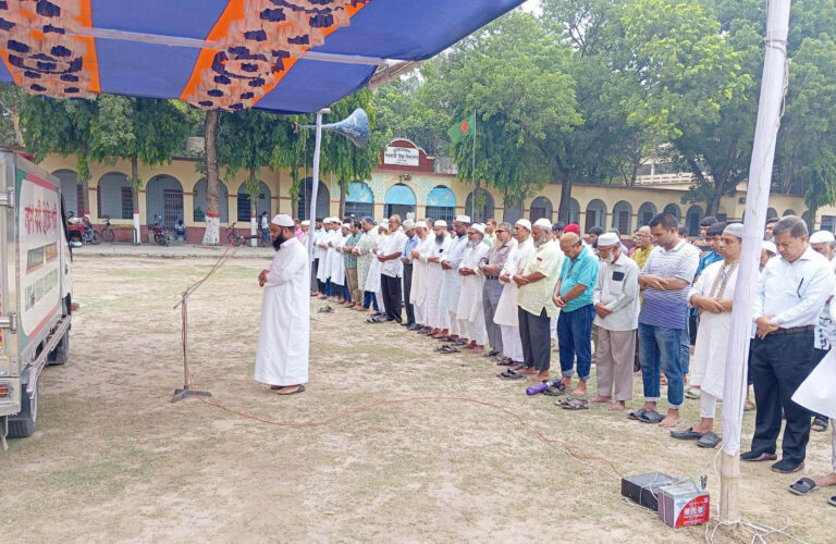পরমশ্রদ্ধায় শায়িত হলেন প্রফেসর এলতাসউদ্দিন