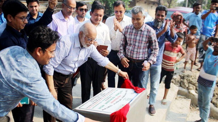 বরেন্দ্র অঞ্চলে খরাসহ জলবায়ু পরিবর্তন মোকাবিলায় কাজ করছে পিকেএসএফ :  রাজশাহীতে জাকির আহমেদ খান