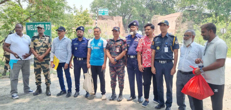 সোনামসজিদ ইমিগ্রেশন সাজাভোগ শেষে ভারতীয় নাগরিককে হস্তান্তর